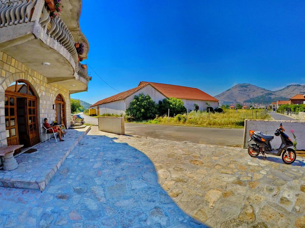 Apartmani Kosjerina Trebinje Exterior foto
